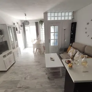 https://apartamento-nuevo-a-50-m-de-la-playa.es-andalucia.com