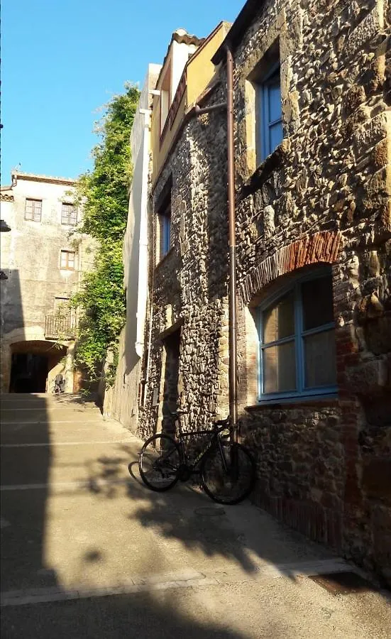Casa de Férias BAIX EMPORDÀ. Increíble casa en pueblo medieval Cruïlles Espanha