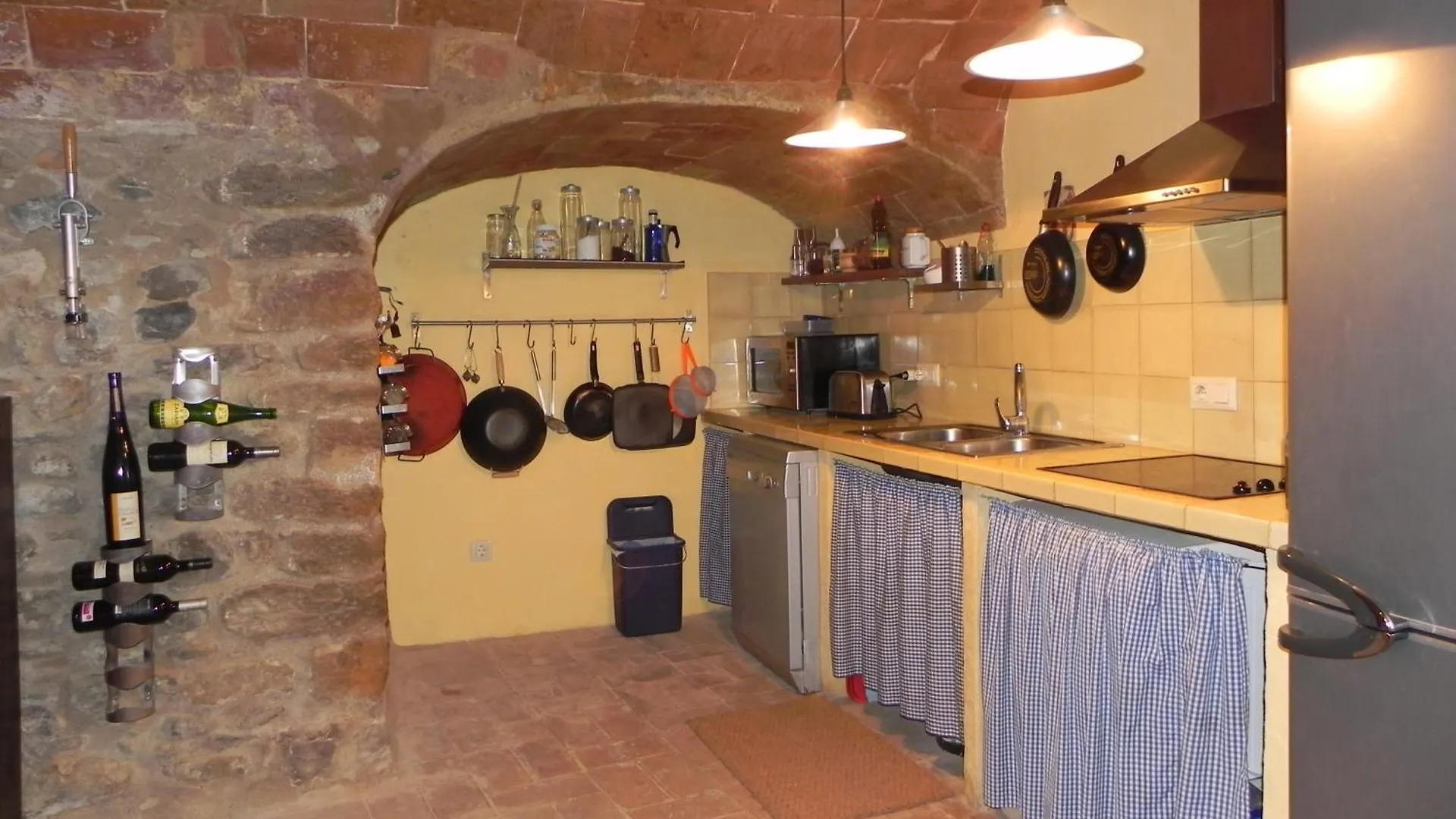 Holiday home Baix Emporda. Increible Casa En Pueblo Medieval Cruilles