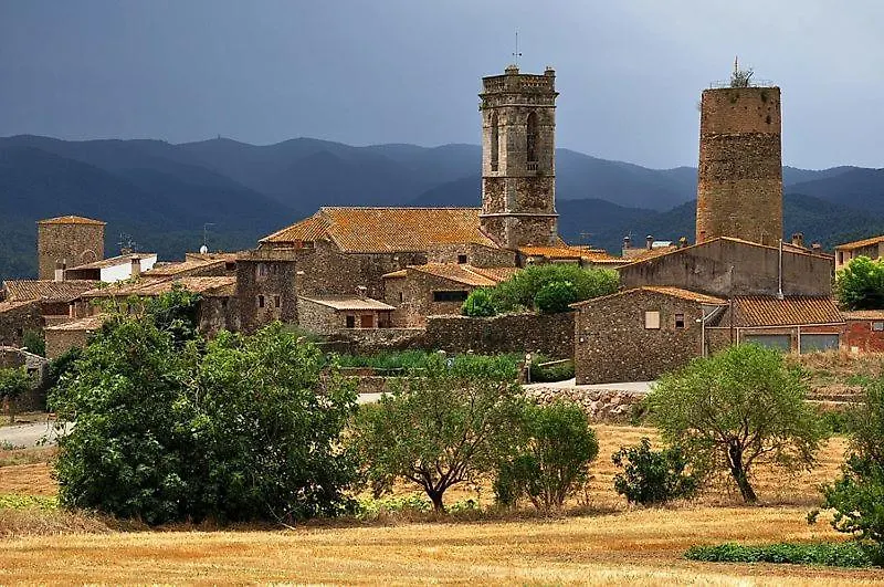 Baix Emporda. Increible Casa En Pueblo Medieval Cruilles
